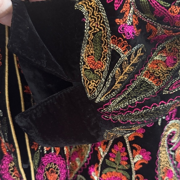 Soft Surroundings Fully Embroidered Blazer size Medium - Picture 6 of 7